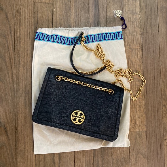 Tory Burch Bags Tory Burch Carson Crossbodyshoulder Bag Poshmark